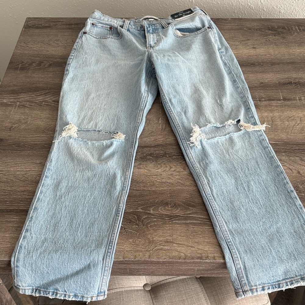 Brand new Abercrombie & Fitch jeans. The 90’s Straight. Curve Love.